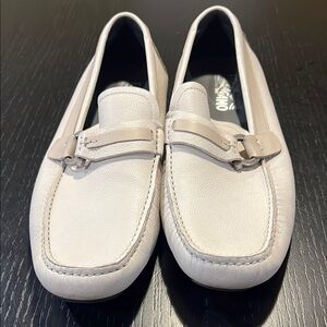 Salvatore Ferragamo Men's Cream Loafers 9.5 fits 10.5